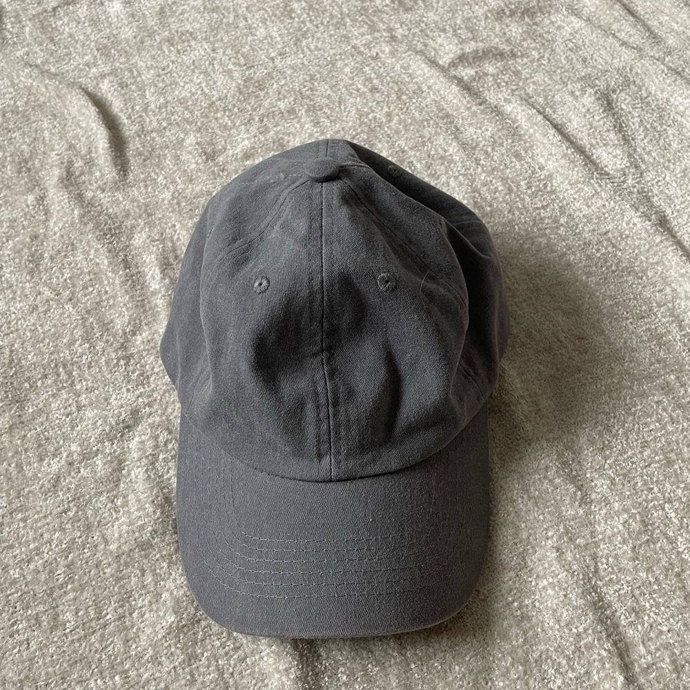 Gigi Pip Grey ballcap